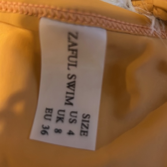 Seashell Bikini Set Size Small - Picture 3 of 4